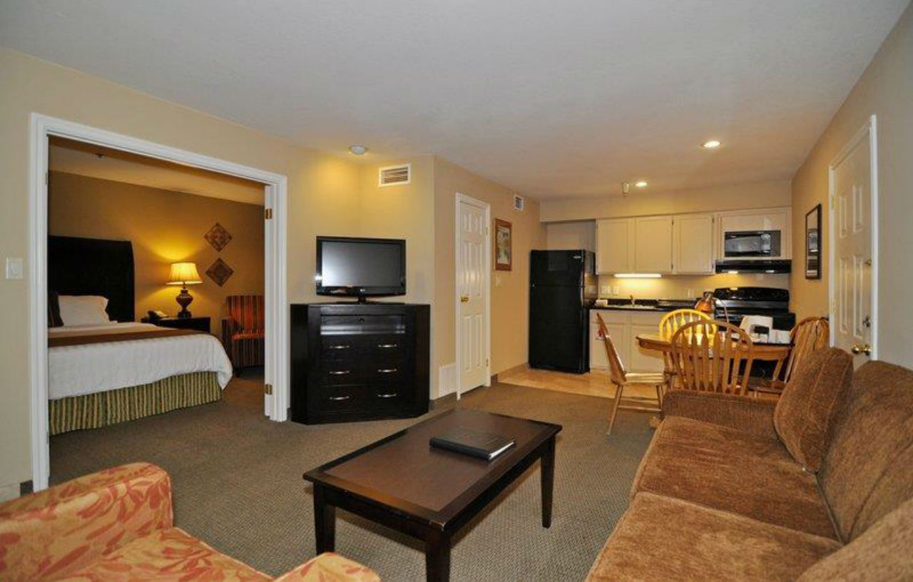 Best Western Orange Inn & Suites Esterno foto